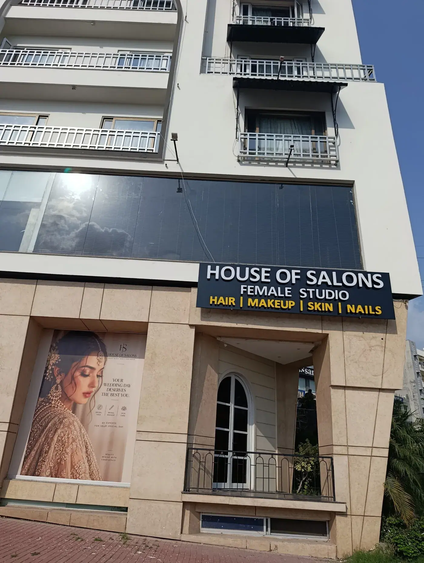 Waxing and Precision Threading in Islamabad: The Smooth Skin Guide