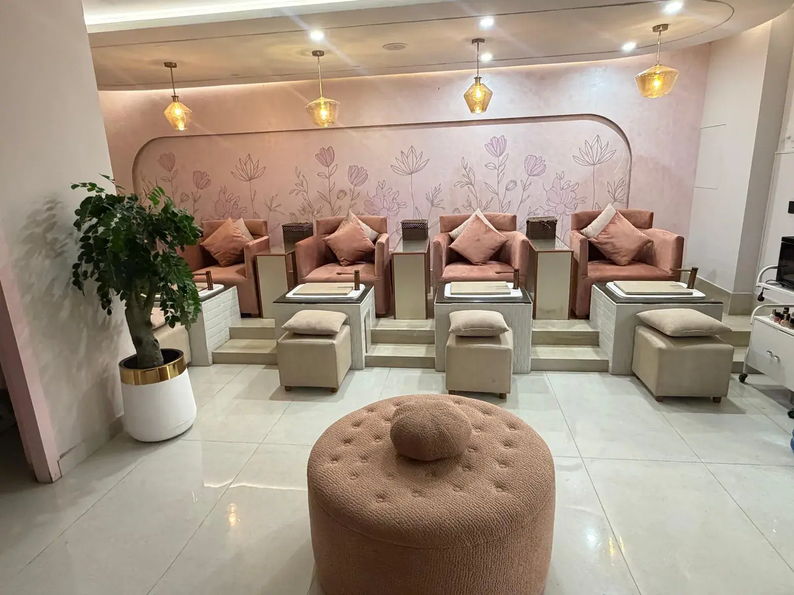 Pedicure lounge at House of Salons Civic Centre (Ladies), Civic Centre, Bahria Town Phase 4, Rawalpindi