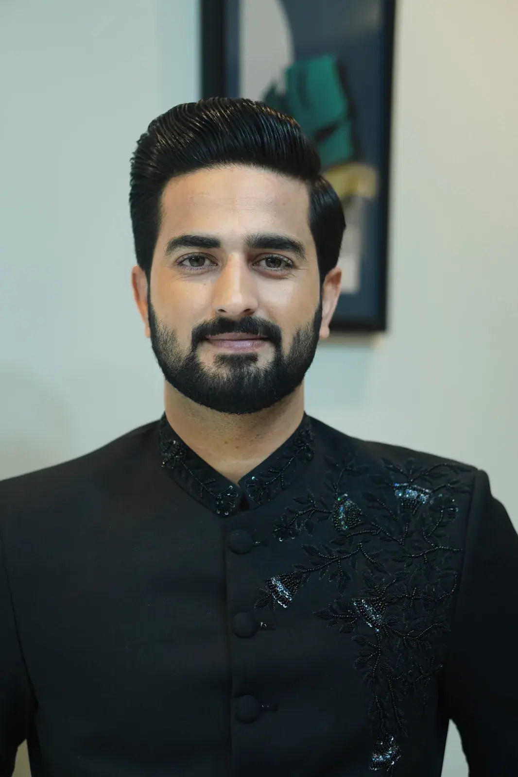 Sharp beard line-up and groomed hair for men at House of Salons F-11 (Gents), F-11 Markaz, Islamabad