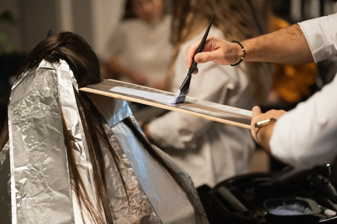 Humidity-Proofing Your Hair in Islamabad: Monsoon & Daily Care