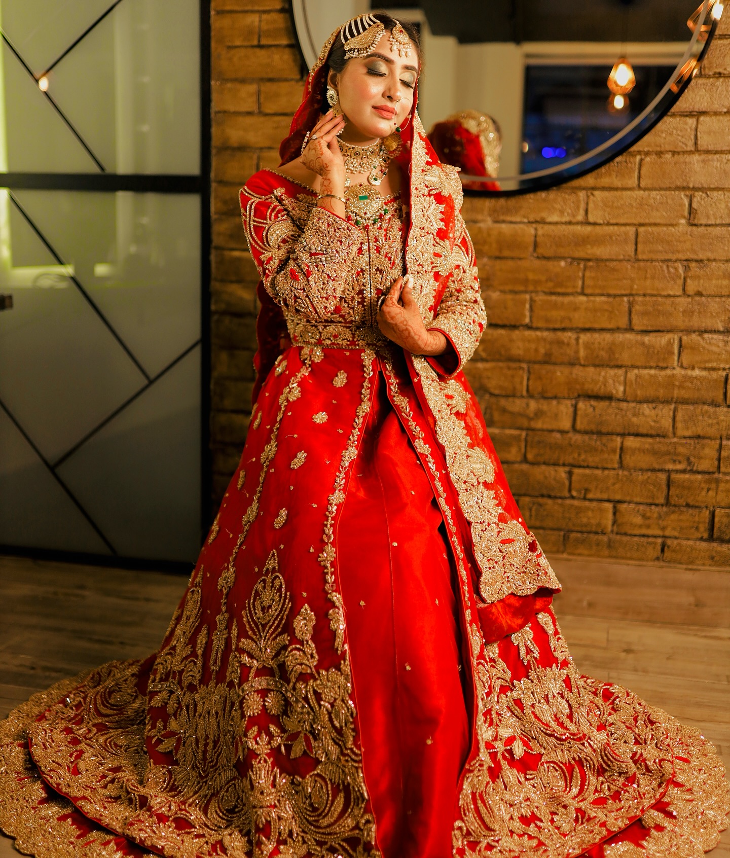 Bridal portrait with statement jewellery by House of Salons
